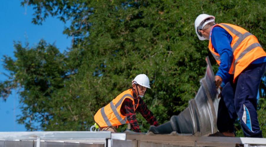 Professional gutter cleaning in Glenwood, MD